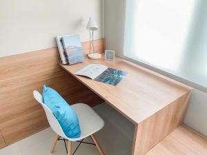 Modern Look Studio Apartment at Gateway Park LRT City Jatibening By Travelio