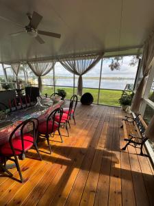 Lakefront Cottage Orlando-Tampa