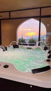 Palazzo Luxury Villa 950m2, 7 bedrooms, Pickleball court, swimming pool