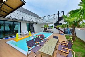 Level UP pool villa Rayong