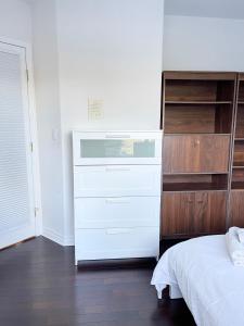 Cozy Guest Rooms Near UBC, Downtown and Beaches