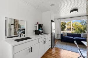 Stylish Studio in Walkers Point