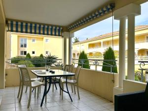 Appartement climatisé 2 pièces avec terrasse et parking au Lavandou - FR-1-251-854