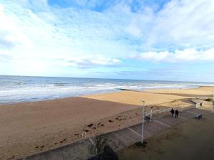 Appartements Appartement en bord de mer, 4 pers, Bernieres-sur-Mer - FR-1-746-26 : photos des chambres