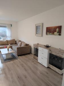 IaM 100 Qm 7 Betten ,Schlafcouch, mit Balkon, Küche, 3 Schlafzimer, 2 Badezimmer