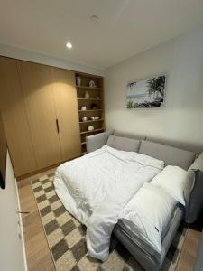 Resort Style Ocean Front Apartment Palm Beach