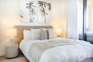 Resort Style Ocean Front Apartment Palm Beach