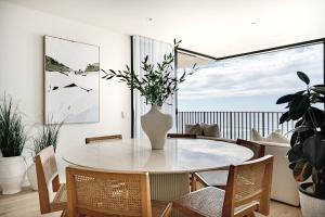 Resort Style Ocean Front Apartment Palm Beach