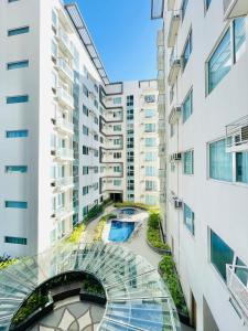 28 Central Location King Studio