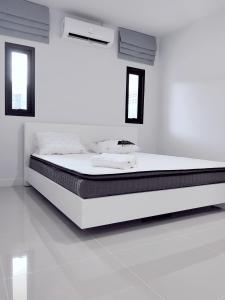 150 square meters 3BR with parking townhouse near golf course, UWC school, Nayang Beach, airport