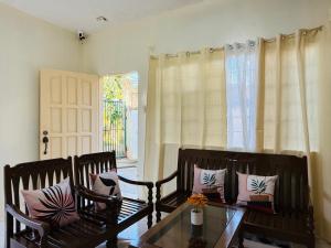 AisG Homestay Tres -Fully Furnished Shared Homestay FREE NETFLIX-3mins to Airport