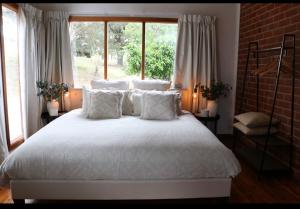 mannaparkfarm waterfall farm via Tumut and Gundagai