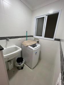 AP Praia das Toninhas for 5 people, 450m beach