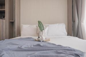 Best Choice and Cozy Studio Sky House BSD Apartment By Travelio