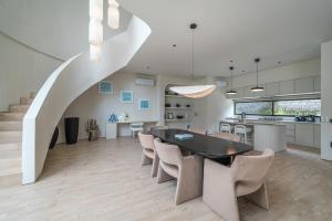 Villa Kiyoji: Brand New Minimalistic 3BR in Umalas