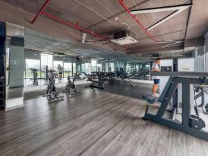 Eco Green Saigon - Free Gym & Netflix & Pool
