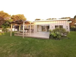 Stylish Seabreeze Getaway - Te Arai