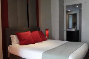 Hotels Hotel du Fronton : photos des chambres