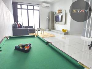 Platino 4Bedrooms Paradigm Mall Netflix By STAY