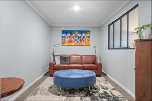 Spacious 4x2 Southwest Gem Perfect for Two Families, Steps from Top Attractions with Fun Spaces for Kids, separate areas for Adults and Big Savings