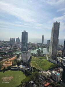41st Floor TRIZEN Smart Luxury Apartment with sea view and portcity view