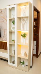 41st Floor TRIZEN Smart Luxury Apartment with sea view and portcity view