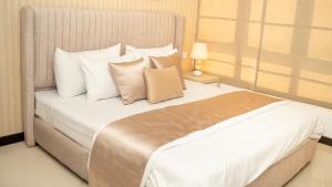 41st Floor TRIZEN Smart Luxury Apartment with sea view and portcity view