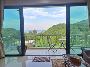 Seaview Eagles Nest Apartment 3