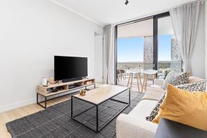 Ellipse Waterfall 1607