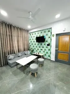 Newly built Flat Near Taj Mahal - آغْرا