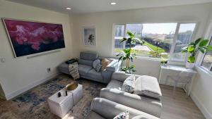 Ocean View, Sand, Waves & Wonder