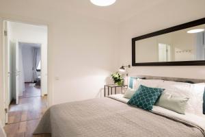 Old Riga Penthouse with a Sky view