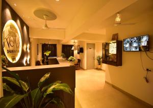 Hotel Aura Near Kokilaben Dhirubhai Ambani Hospital Mumbai