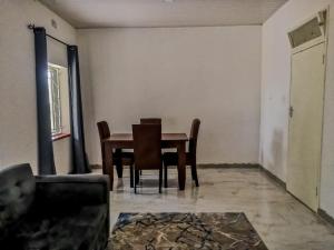 Averys Perch - Nottie Broad