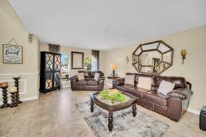 Family-Friendly 9 Bedroom Villa 6116