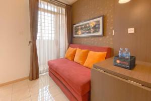 Spacious 1BR Classic at The Edge Bandung Apartment By Travelio