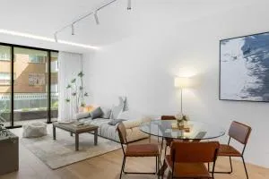 2B2B Luxe Resort Style Apt at Beach & Luna Park - Мельбурн