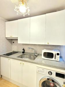 Danbam Sinchon, 2BR up to 3 people