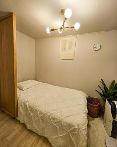 Danbam Sinchon, 2BR up to 3 people