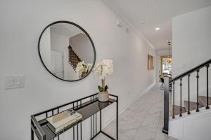 Cozy 4 Bedroom Urban Oasis 6326