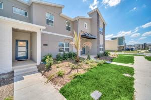 Cozy 4 Bedroom Urban Oasis 6326