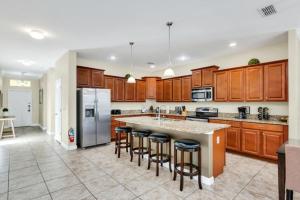 Chic and Stylish 6 Bedroom Villa 6350