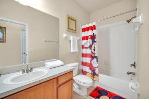 Modern Oasis with Spacious Outdoor Area 6339