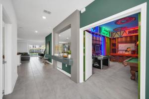 Modern Oasis in a Tranquil Setting 6362