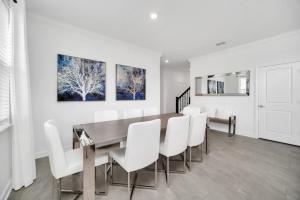 Secluded Oasis with 5 BR Lush Gardens 6363