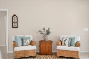 Relaxing Cape Coral Villa 1000: Pool on the Canal