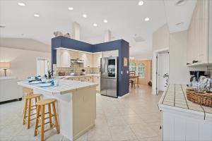 Relaxing Cape Coral Villa 1000: Pool on the Canal