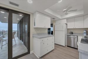 Stay at Sarasota County Villa 1005: Gulf Views Resort Amenities