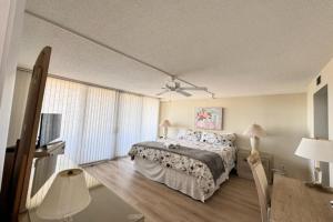 Stay at Sarasota County Villa 1005: Gulf Views Resort Amenities