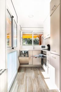 Apartmento con piscina y pista de tennis